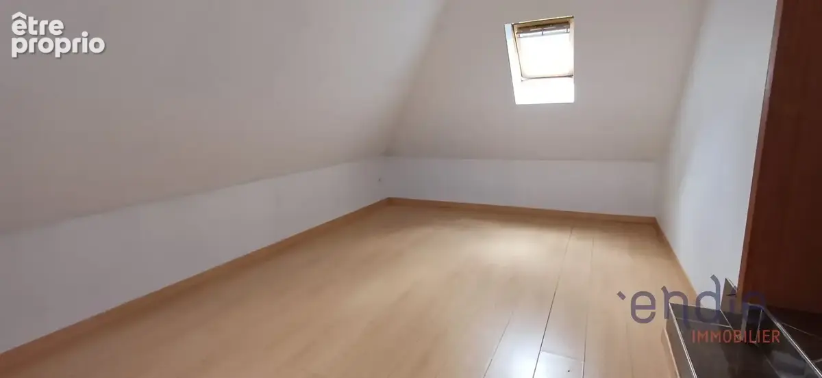 PFASTATT  Maison 135 m²  4 chambres  Terrain 350 m²  Double garage - photo 11