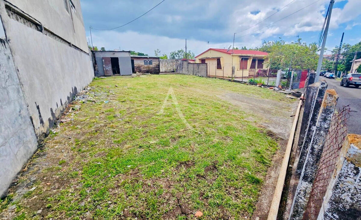 Terrain à FORT-DE-FRANCE