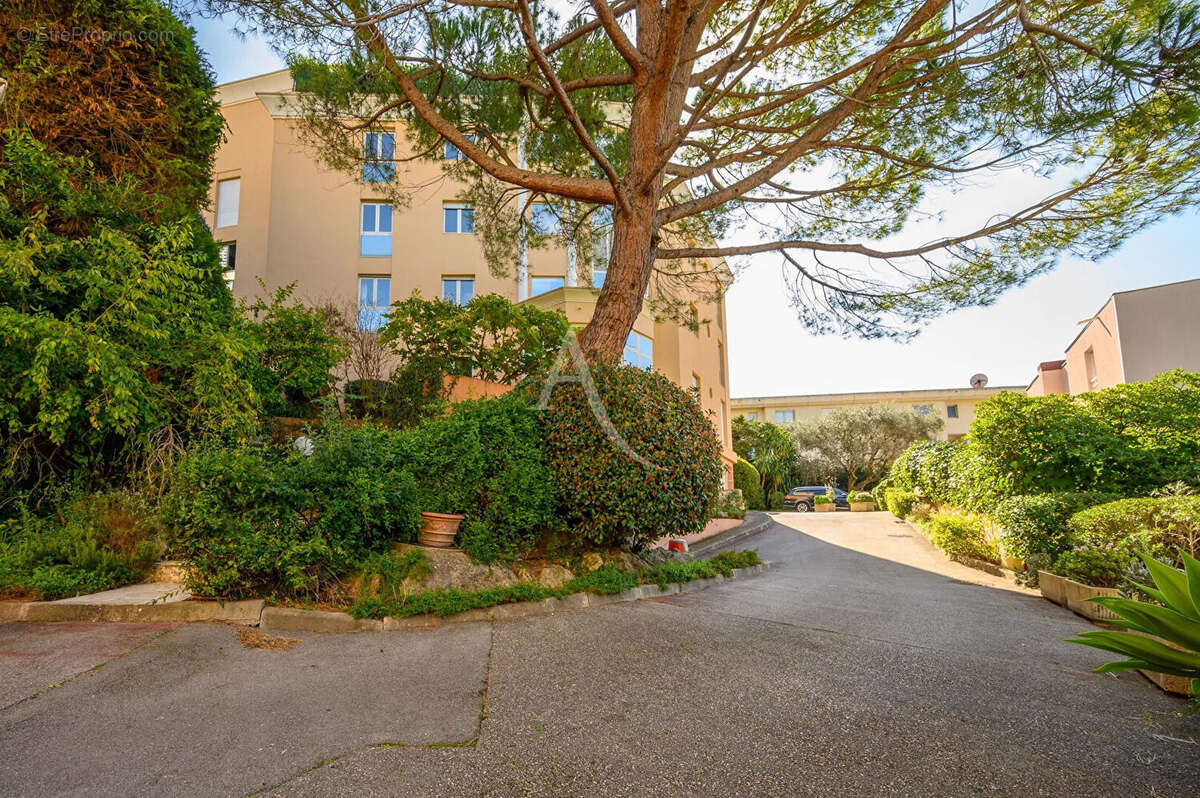 Appartement Le Cannet  (Bréguière) 3p 93 m2 terrasse, garage, piscine - photo 15