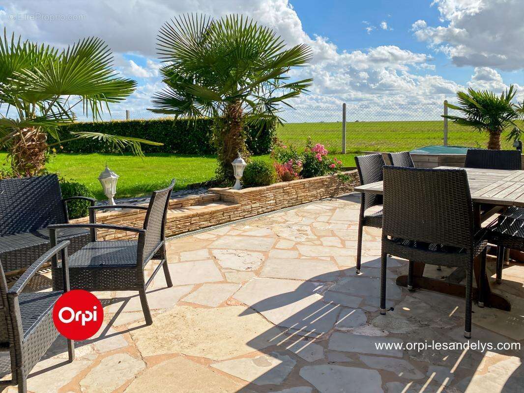 Maison à SAINT-CLAIR-SUR-EPTE