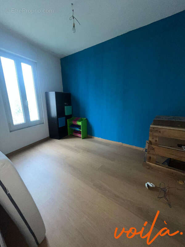 REF PETIT TRAIN5 - Appartement 4 pièces avec terrasse, cours et sous sol. - photo 9