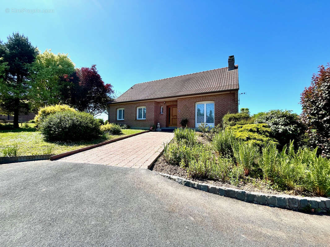 Maison à BERGUES-SUR-SAMBRE