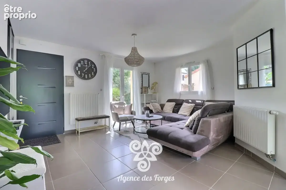 Bourg MOUZILLON, maison récente (100 m²), 4 chambres, jardin (408 m²) - photo 6