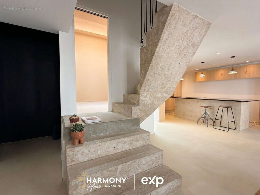 Maison 144 m² à Marseille-6e  - photo 6