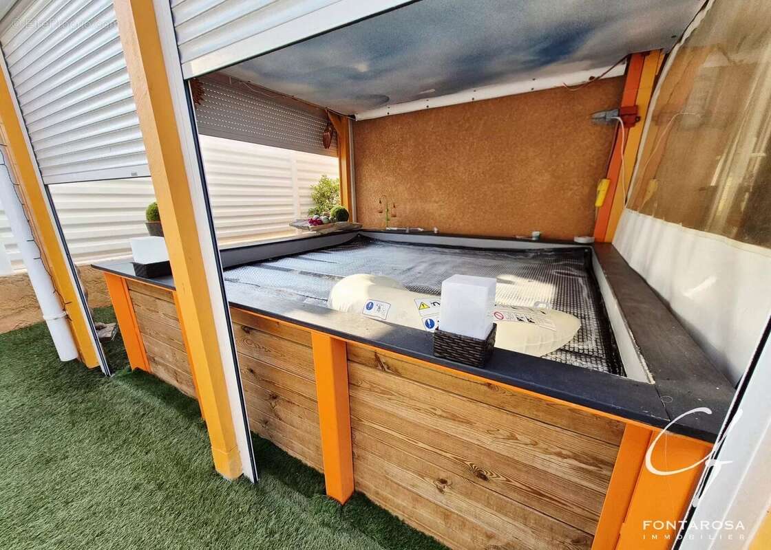 Maison à ROQUEBRUNE-SUR-ARGENS