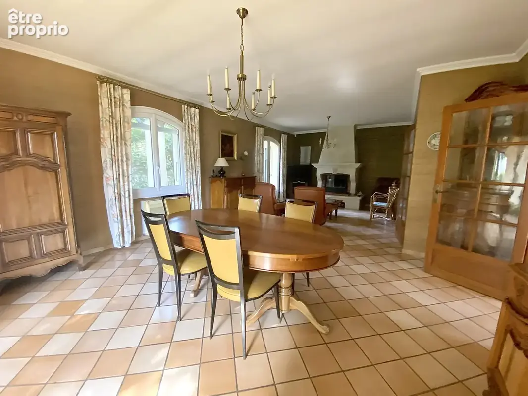 Miramas   villa t6 avec garage, terrasse et parcelle de 637 m2 - photo 4