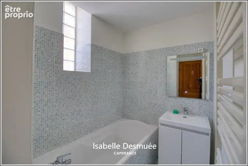 Maison familiale 4 chambres avec cour et stationnement – Proche gare – Tullins - photo 4