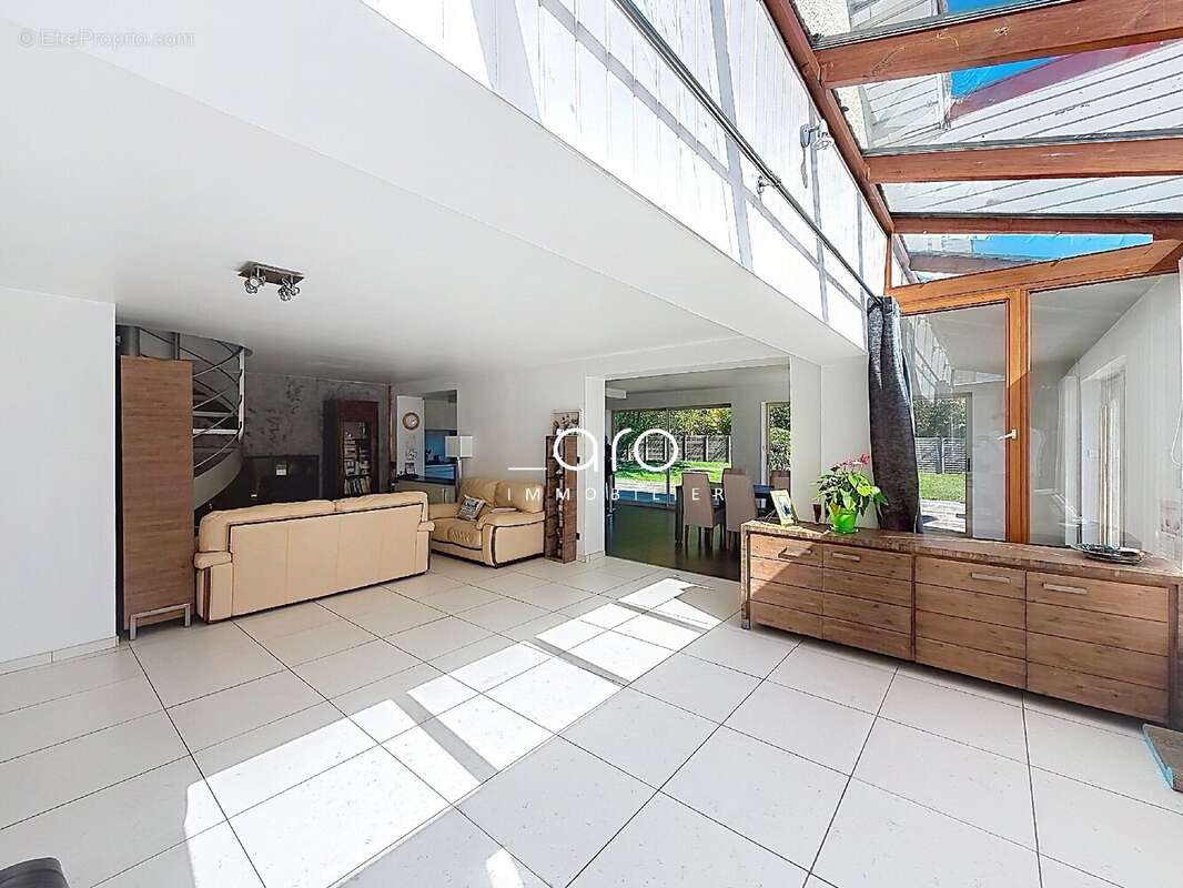 Maison 216 m² à Genech  - photo 3