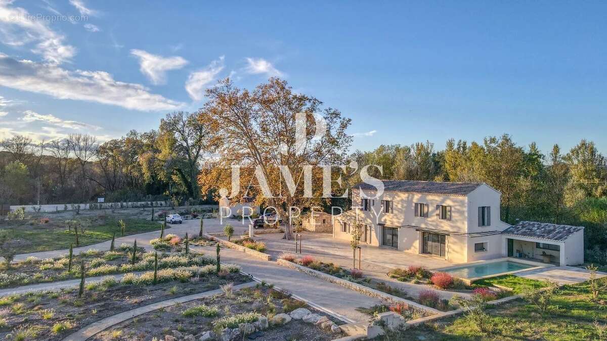 Maison 210 m² à Maussane-Les-Alpilles  - photo 2