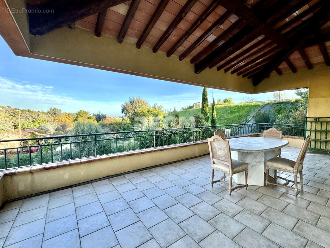 Maison à MANDELIEU-LA-NAPOULE