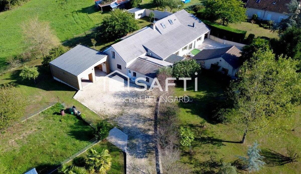 Photo 1 - Maison à SAINT-RABIER