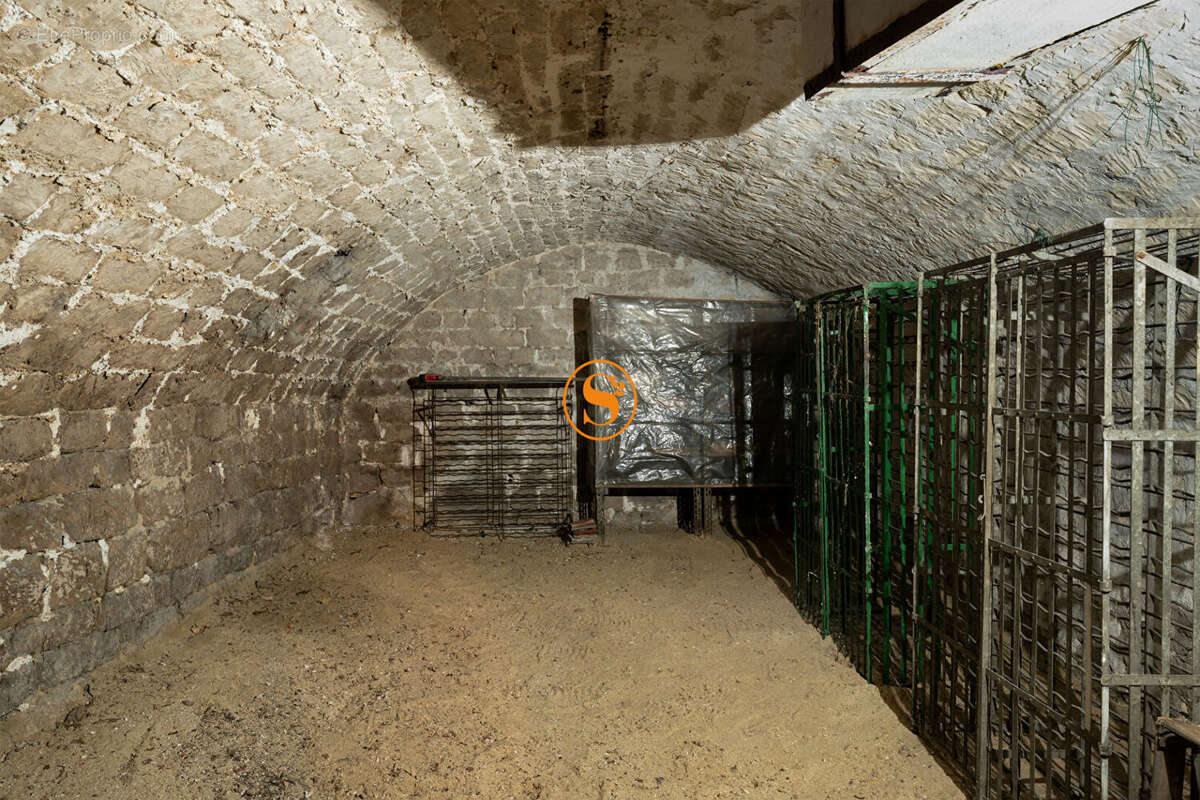 Maison à LA CHAPELLE-EN-SERVAL