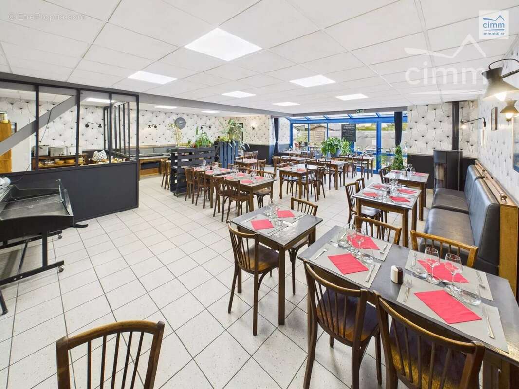 Commerce à BOURG-DES-COMPTES