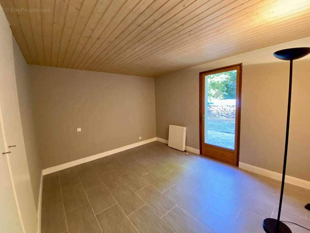 Maison 195 m² à La Douze  - photo 5