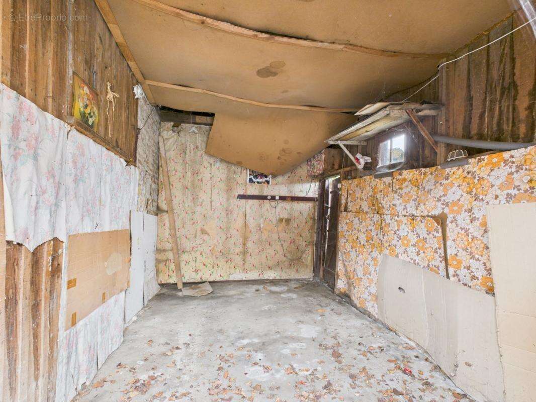 Maison à ESMERY-HALLON