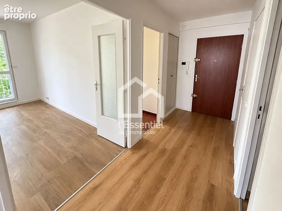 VERNEUIL-SUR-SEINE - Appartement 2 pièces 56 m² avec balcon et box. - photo 8
