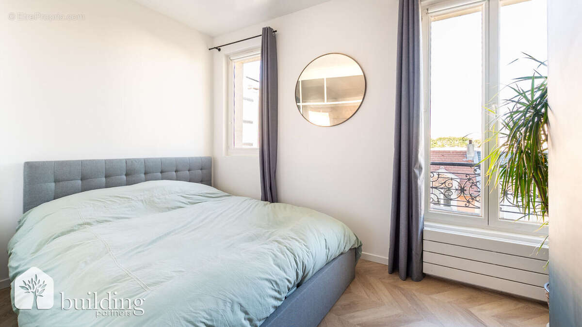 Appartement à COURBEVOIE