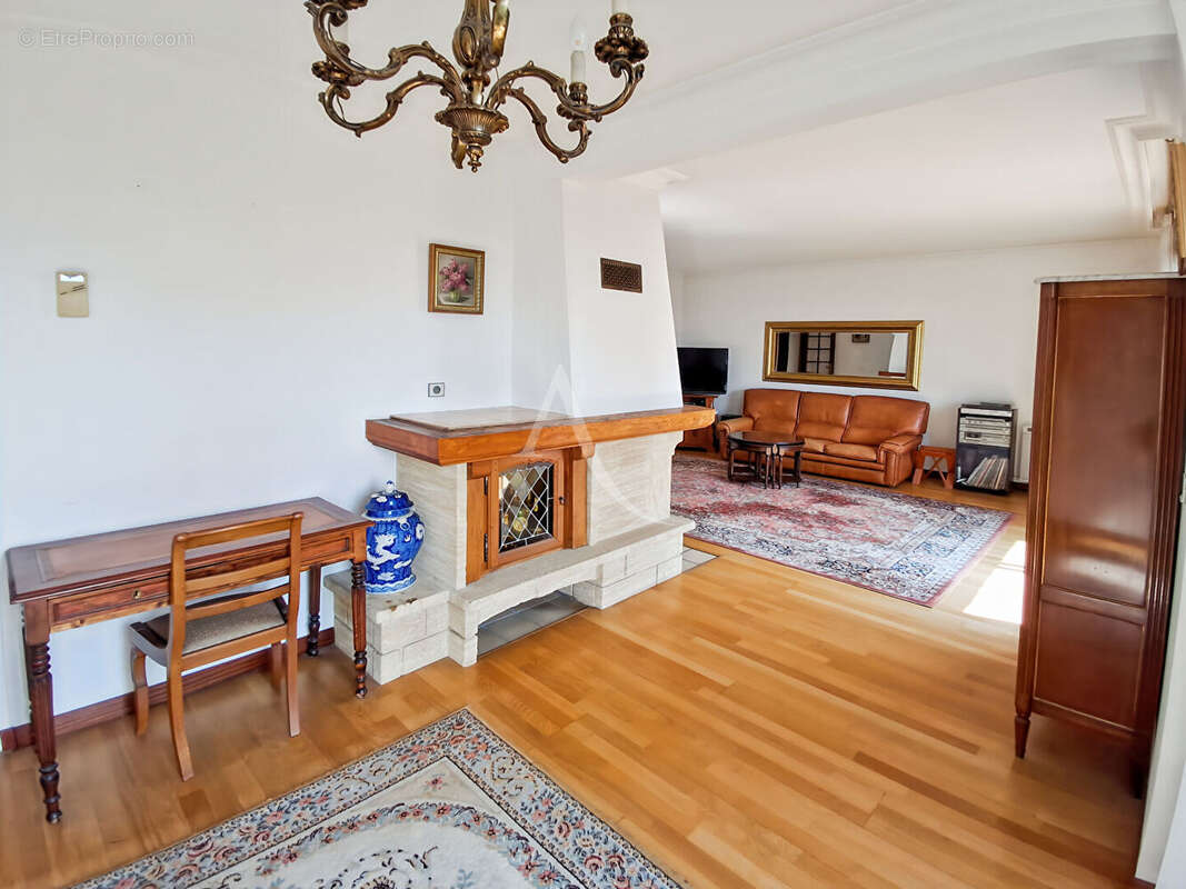 Appartement à SURESNES