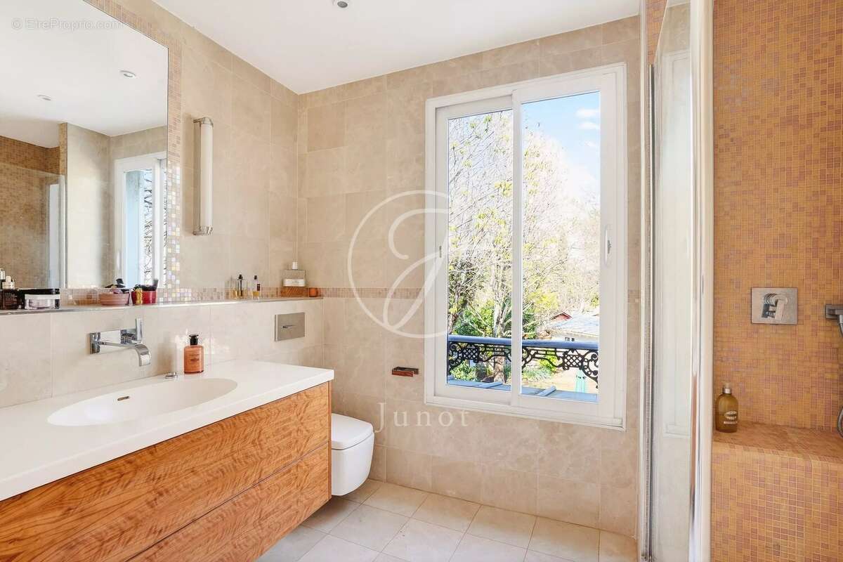 Maison à LE VESINET