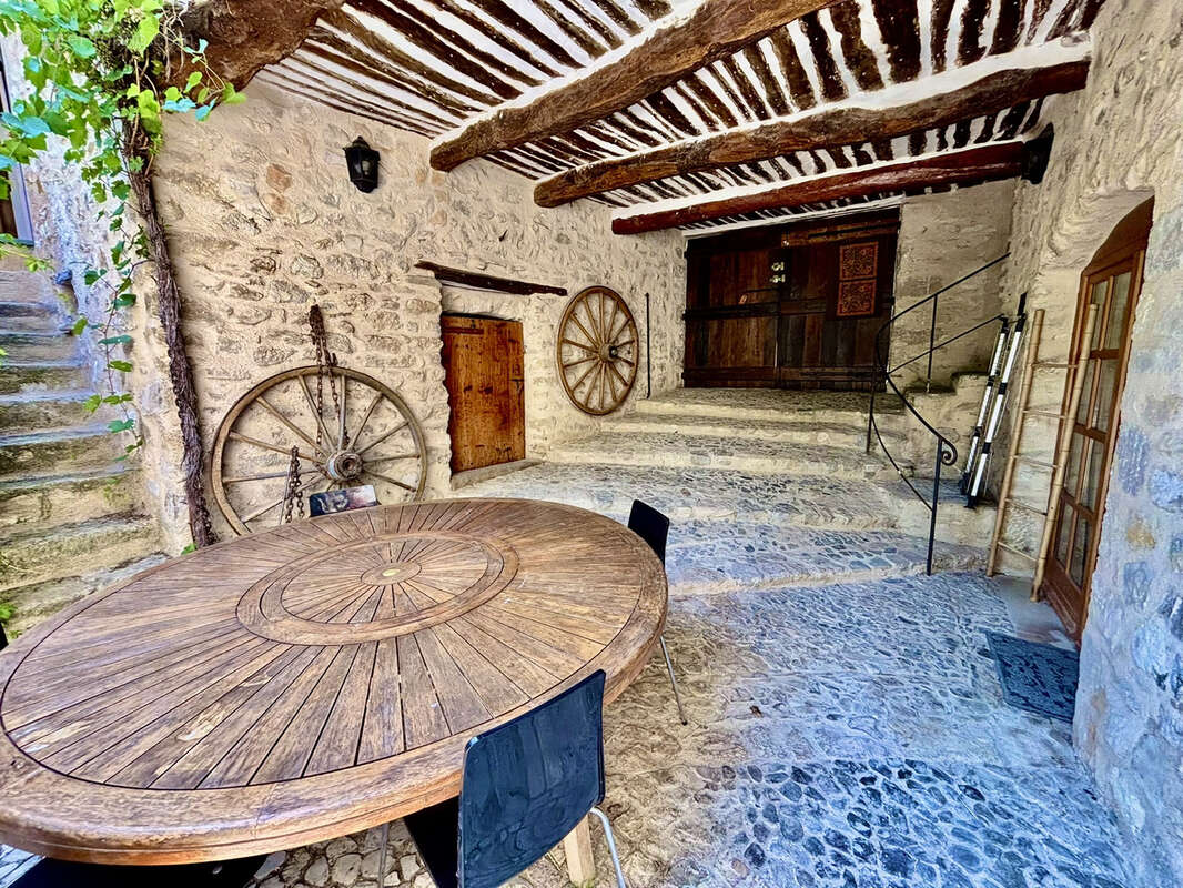 Maison de charme avec cour et terrasse + chambre d'hôte - photo 2