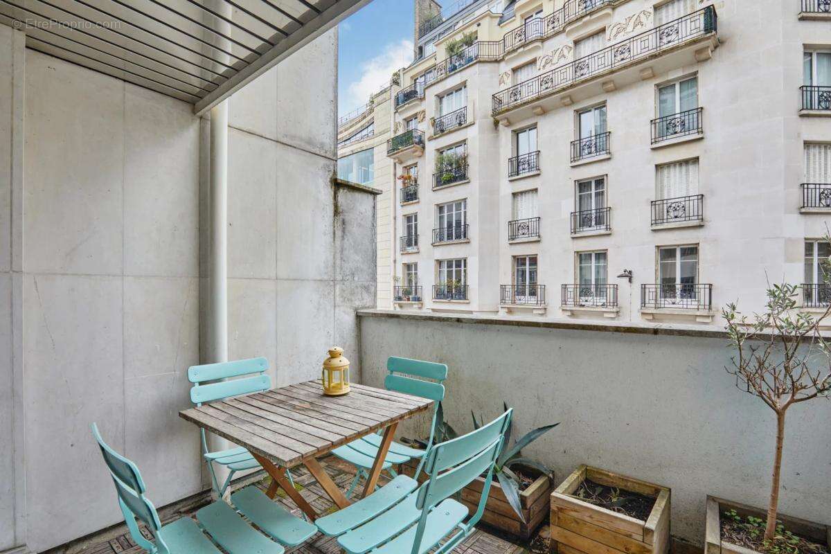 Appartement à PARIS-7E