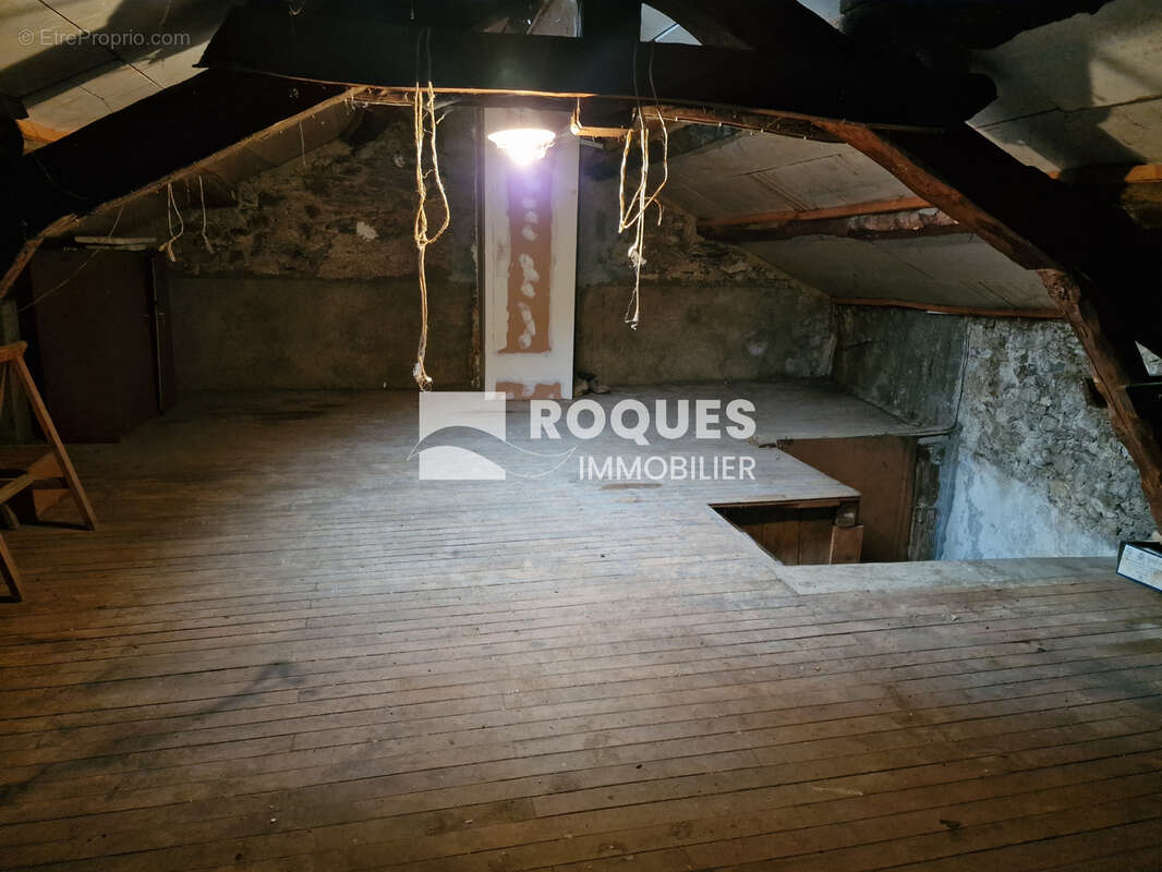 Maison à MURAT-SUR-VEBRE