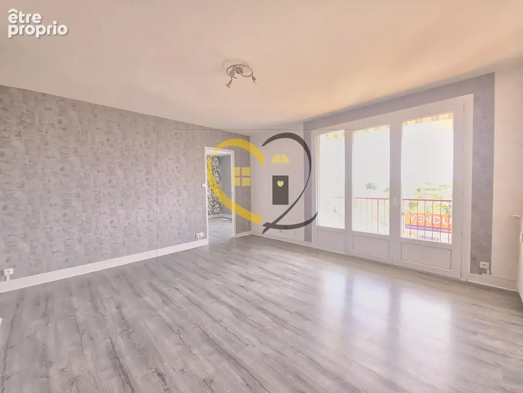 Appartement T3 rénové de 64 m² avec garage et cave – Résidences des Planchards à Yzeure - photo 2