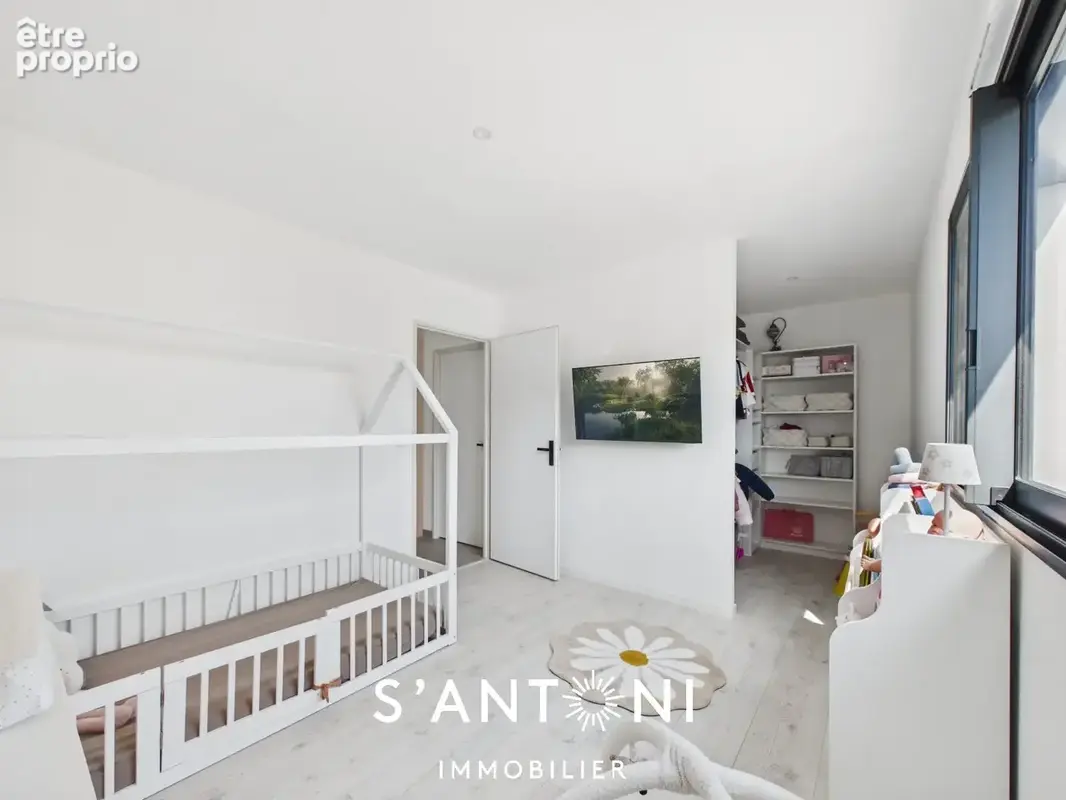 Vias  coup de cur pour cette villa récente de 150 m² avec piscine - photo 12