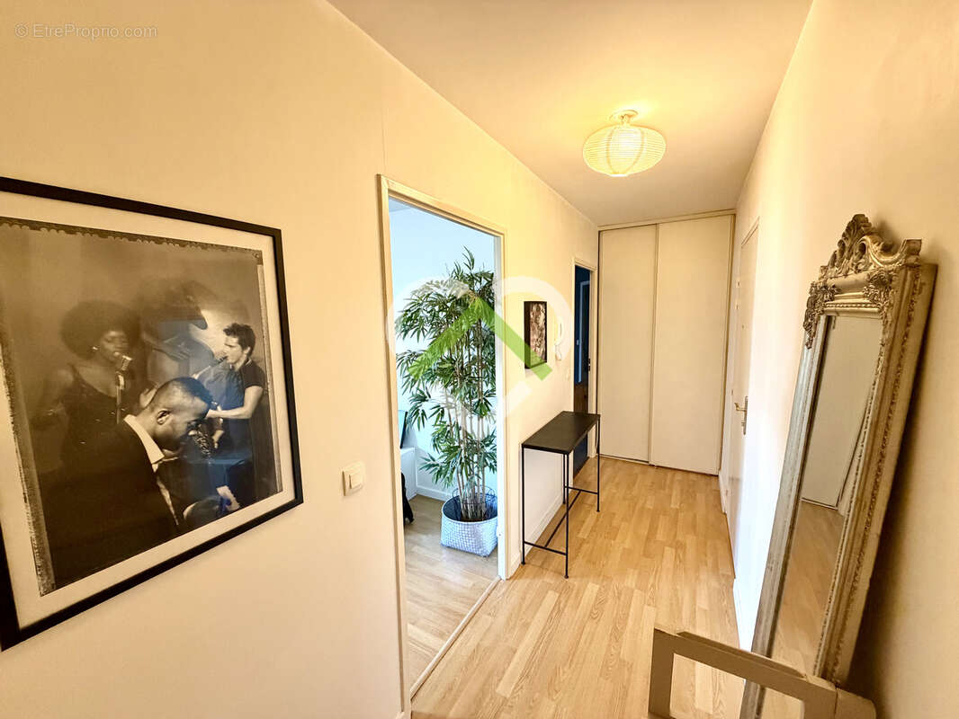 Vieux-Lille   Superbe T2 en rez-de-chaussée avec box fermé - photo 6