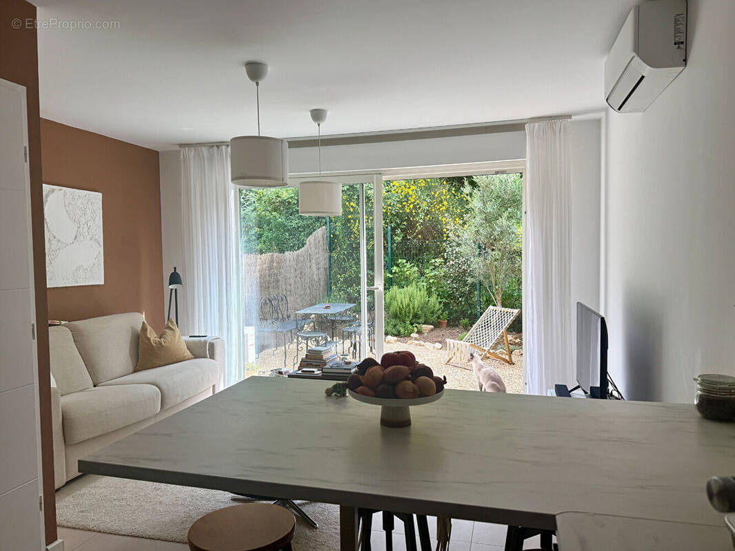 Maison à LA ROQUE-D'ANTHERON