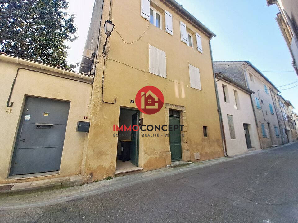 Appartement à ROQUEMAURE