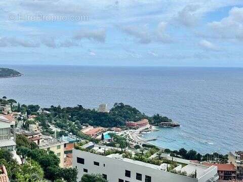 Appartement à ROQUEBRUNE-CAP-MARTIN