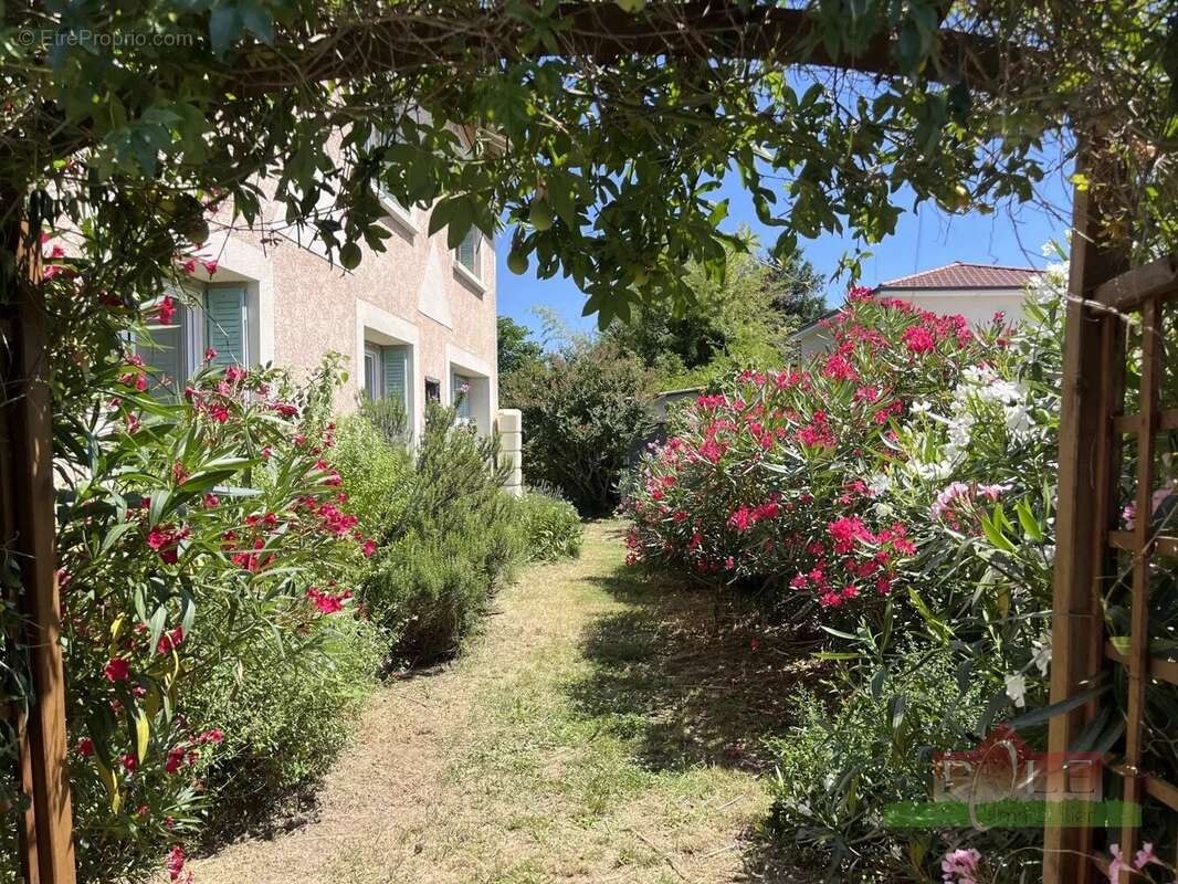 Maison à ROUSSILLON