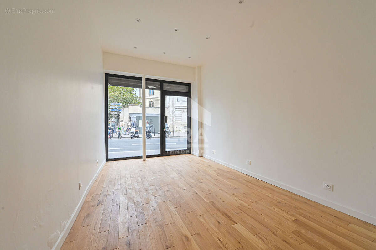 Autre à PARIS-5E