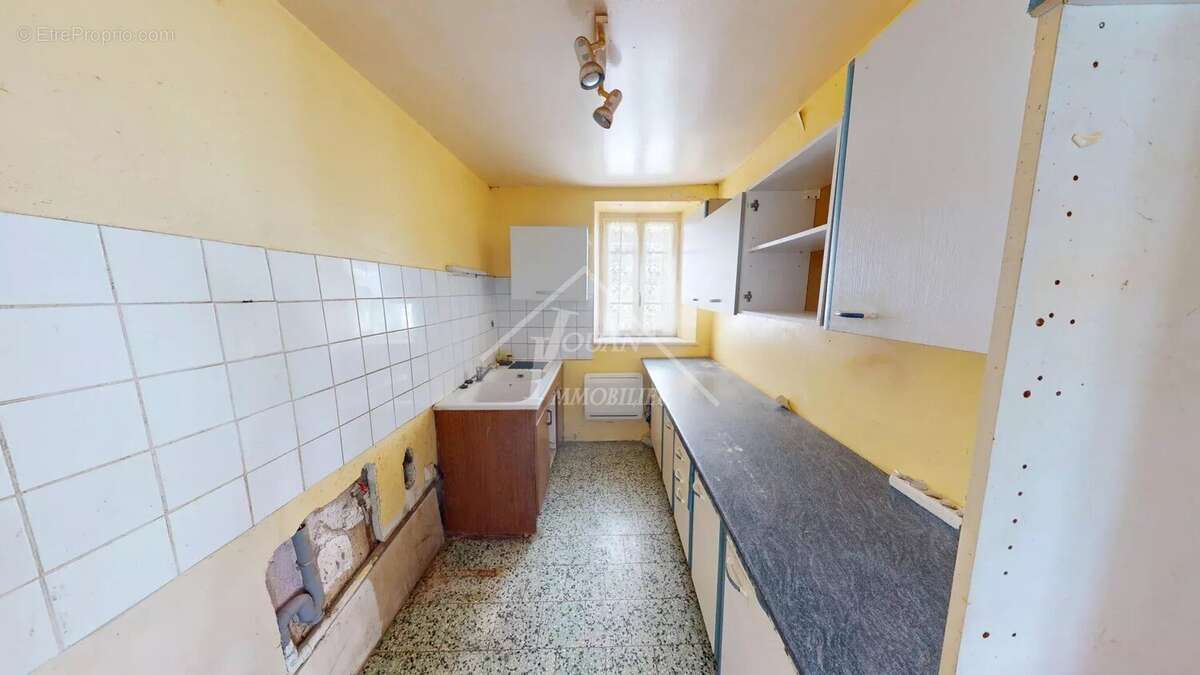 Maison à BELLENAVES