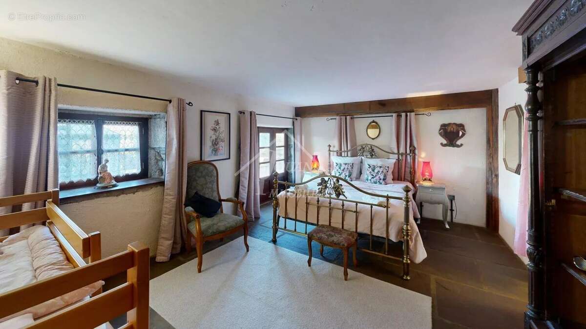 Maison à GOUTTIERES