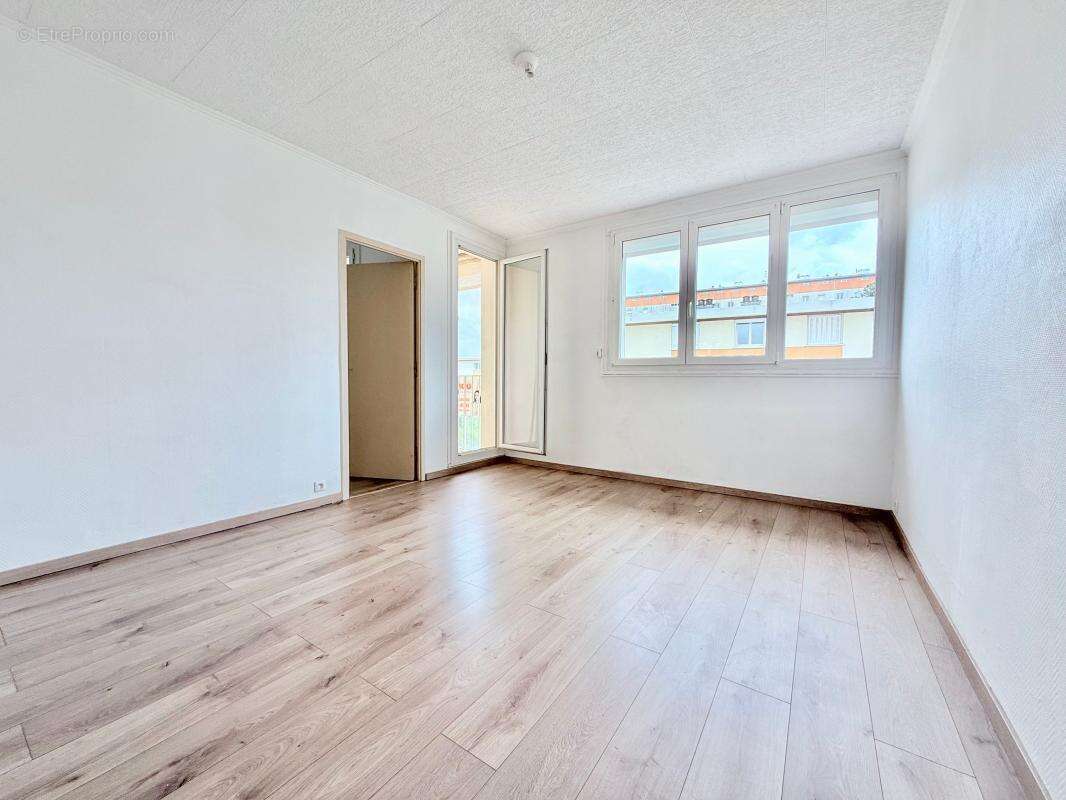 Appartement à CHENOVE