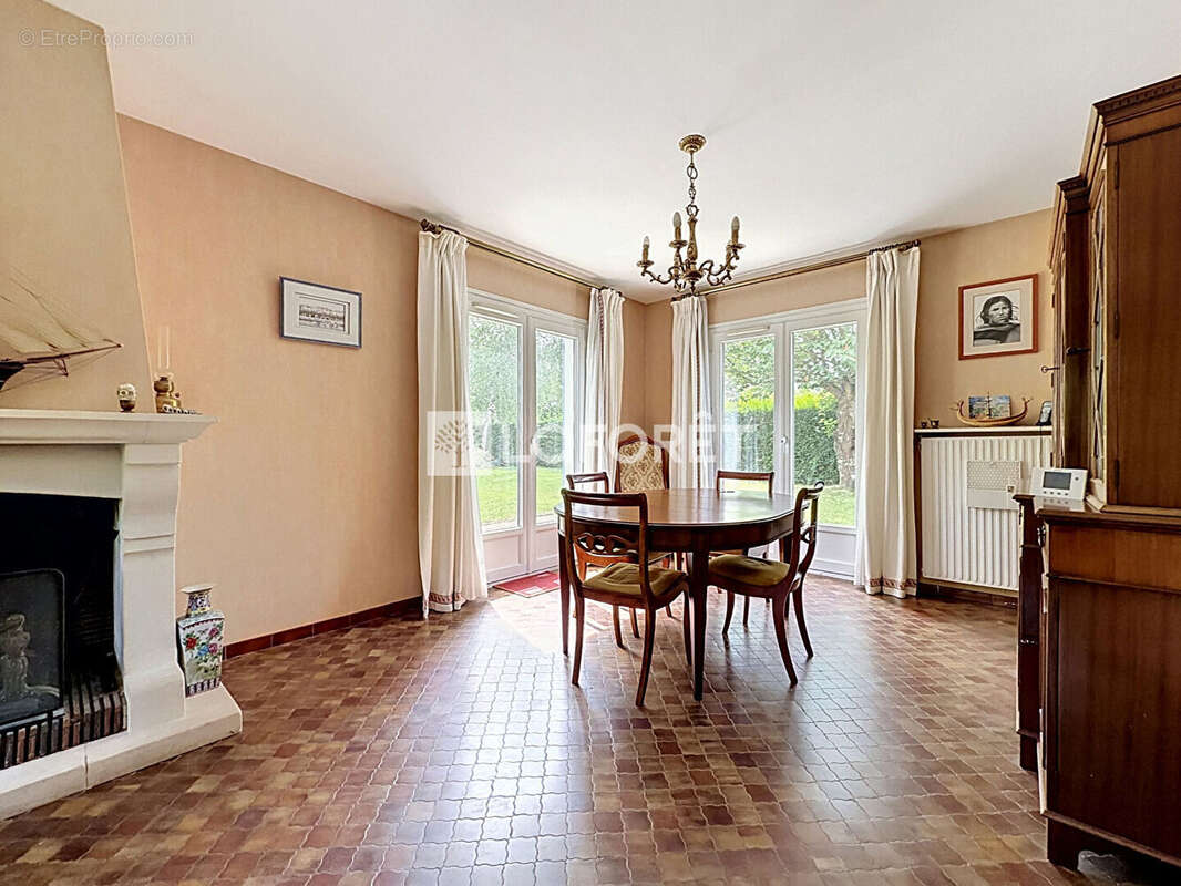 Maison à ELANCOURT