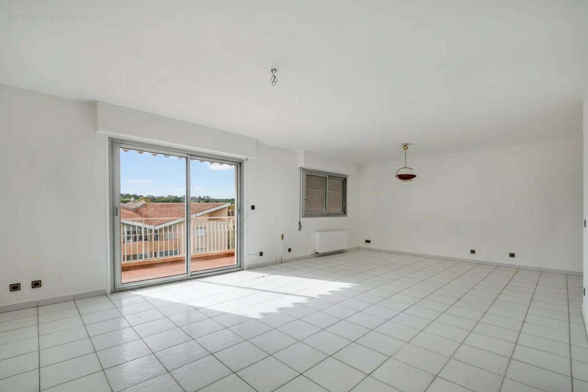 Appartement à LE CANNET
