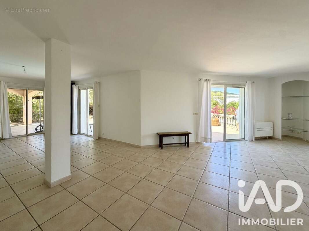 Photo 6 - Maison à FREJUS