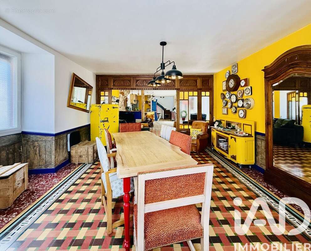 Maison 217 m² à Saint-Jean-De-Marcel  - photo 3