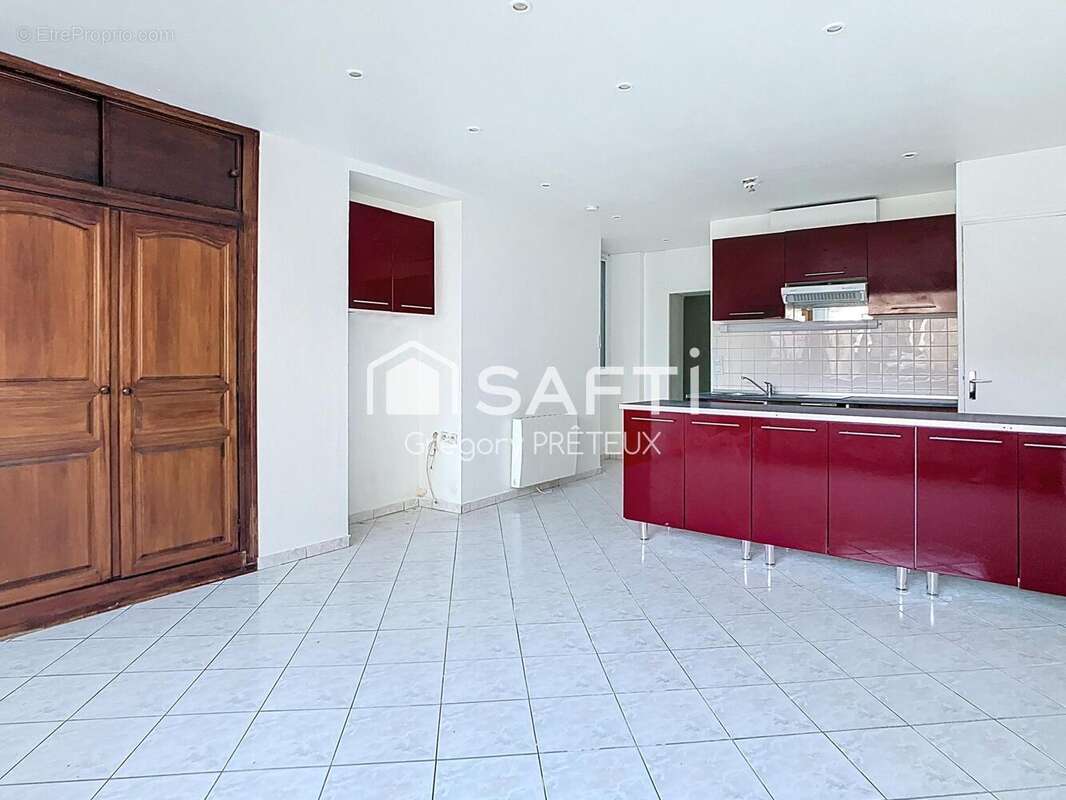 Photo 2 - Commerce à SOISY-SUR-ECOLE