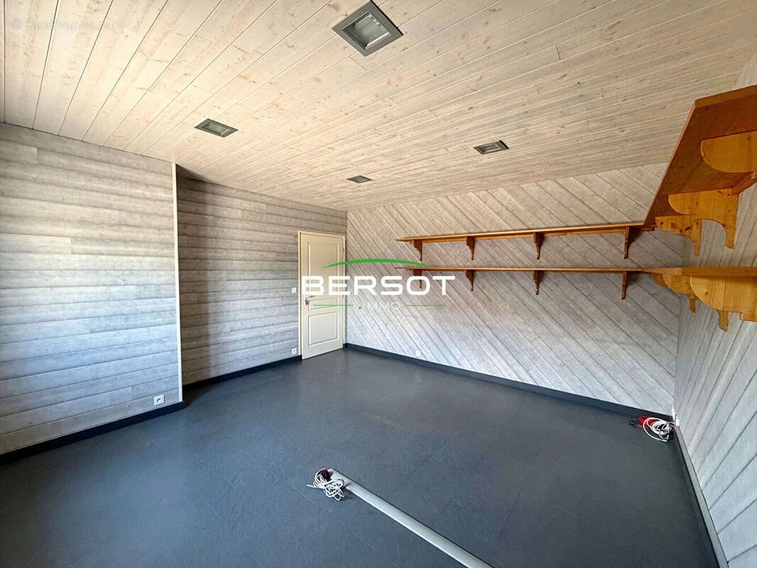Local commercial 160 m²  Garage  Fort potentiel  Pierrefontaine-les-Varans - photo 6