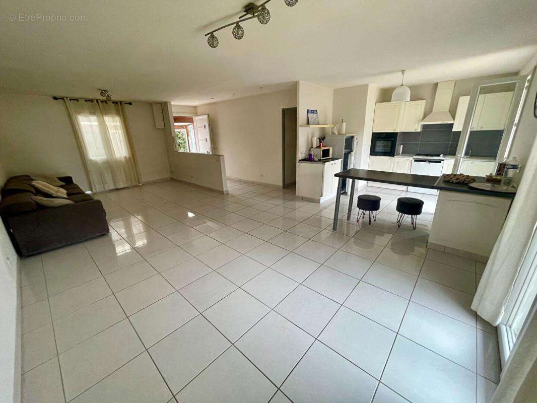 Maison à COURNONTERRAL