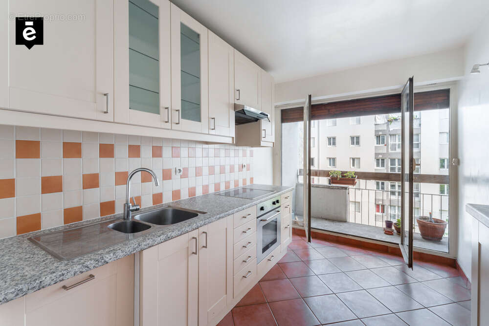Appartement à PARIS-15E