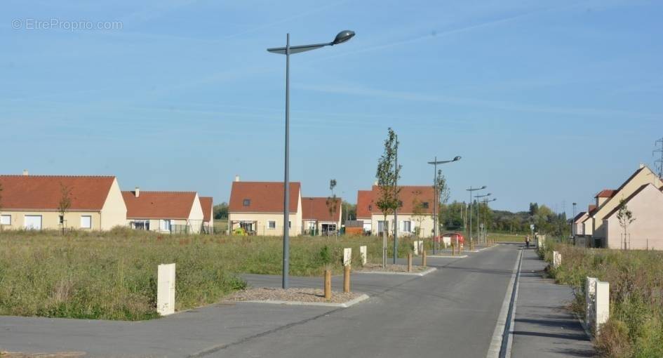 Terrain à COURVILLE-SUR-EURE
