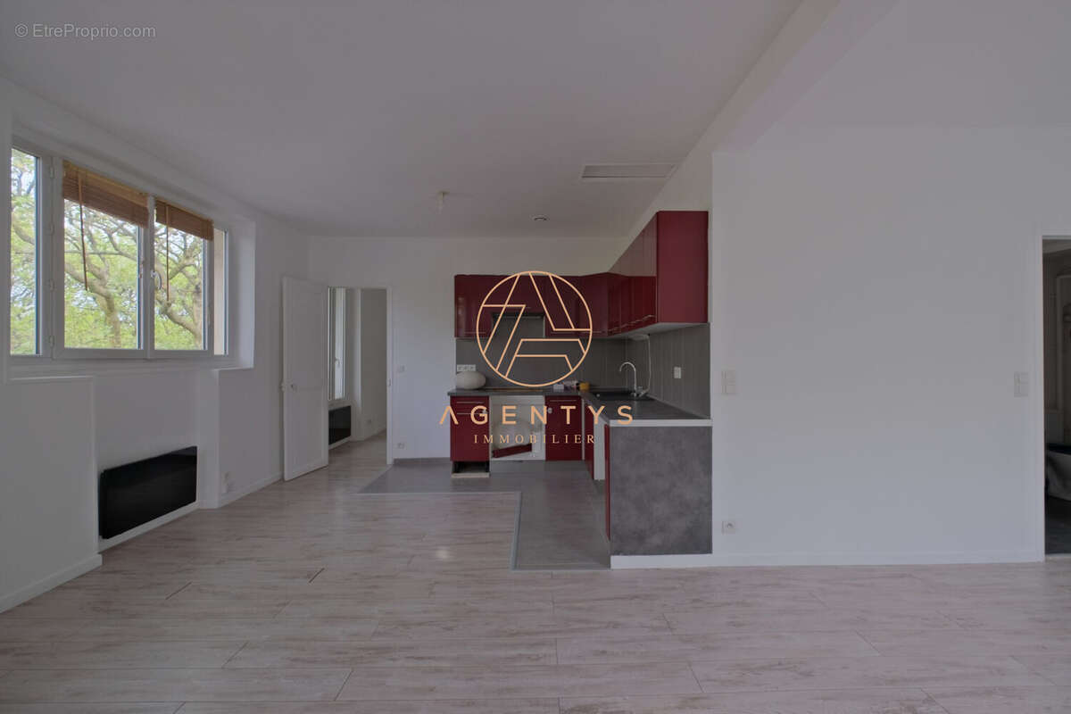 Appartement à SAINT-MAUR-DES-FOSSES