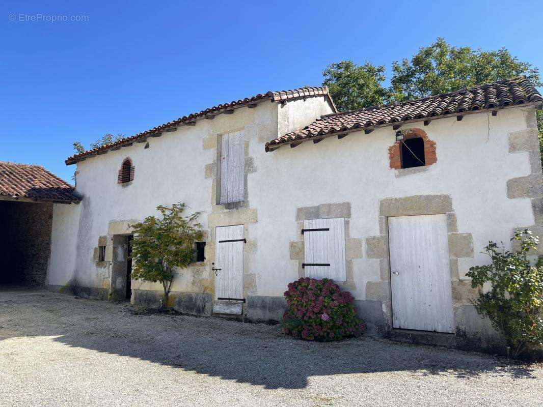 Maison à SAVIGNE