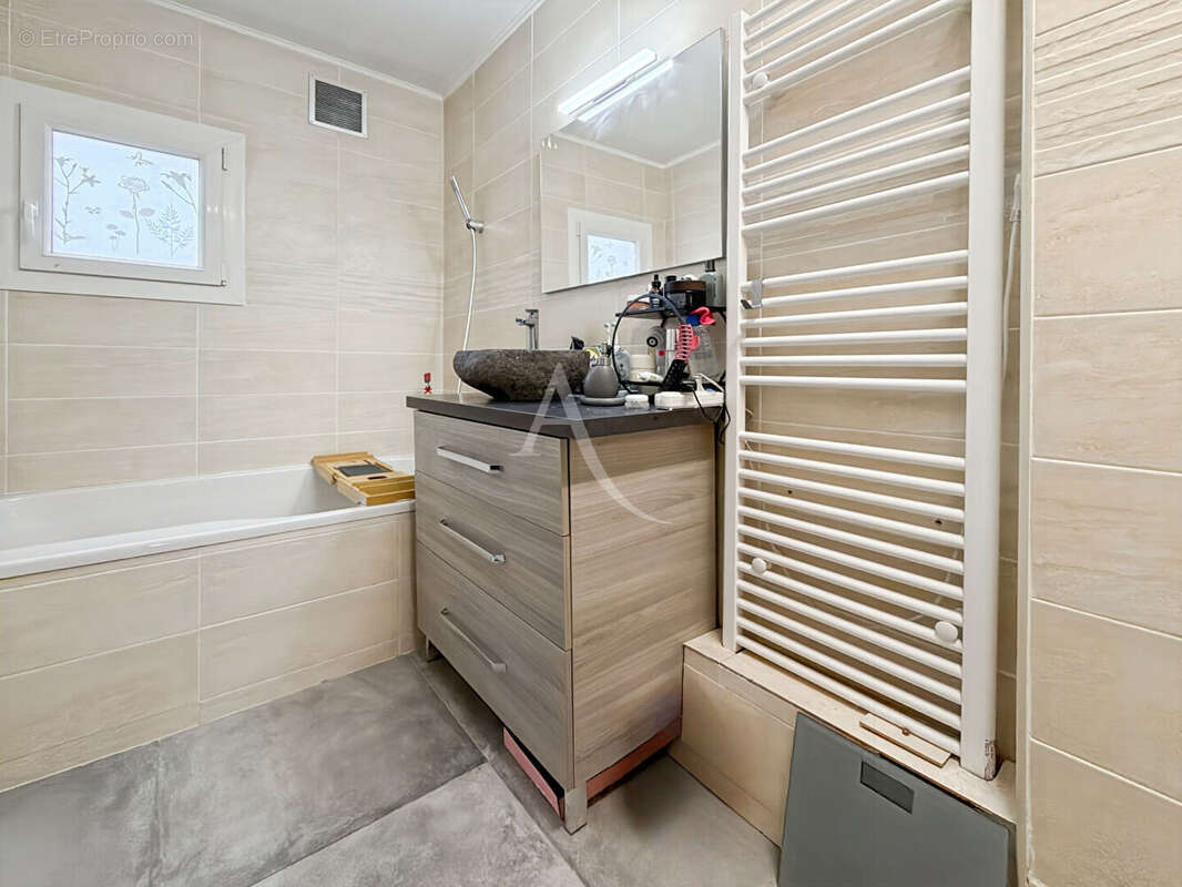 Maison à JOUY-LE-MOUTIER