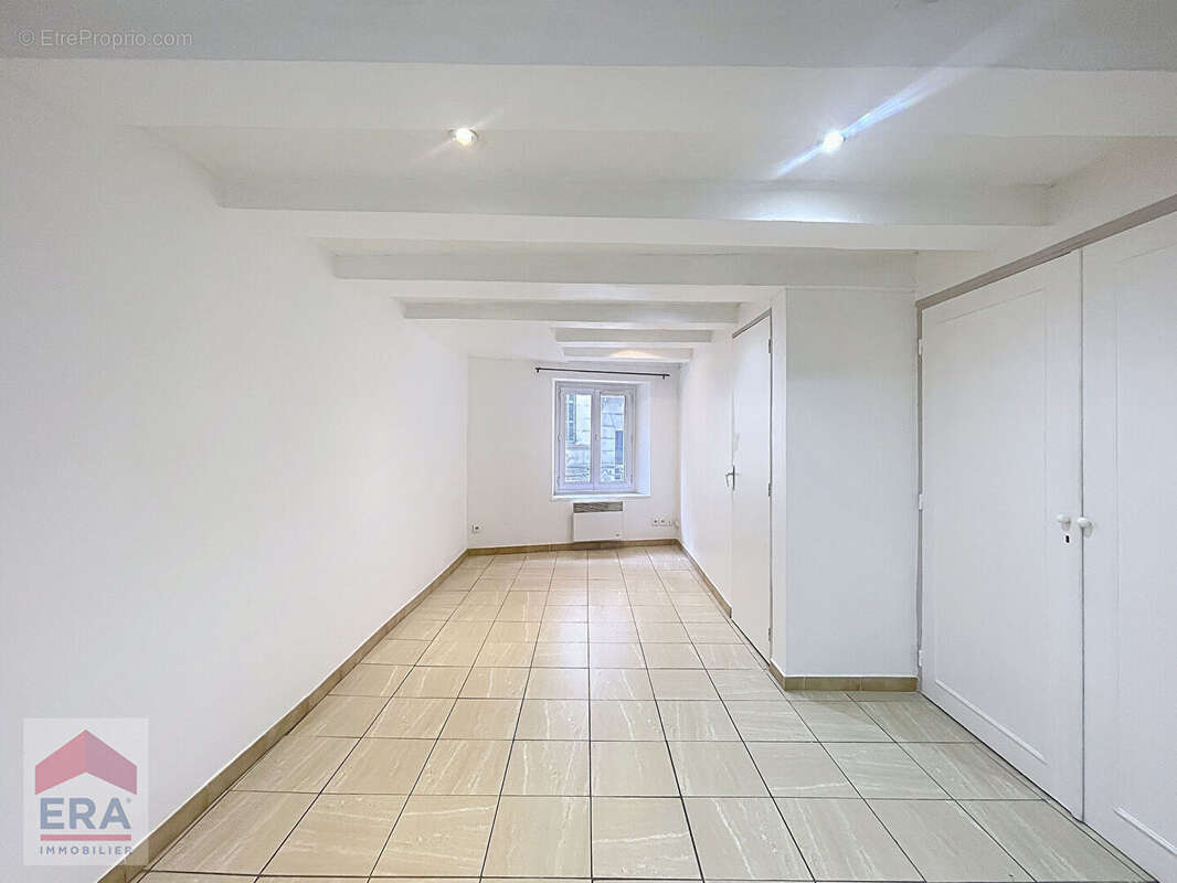 Appartement à MARSEILLE-6E